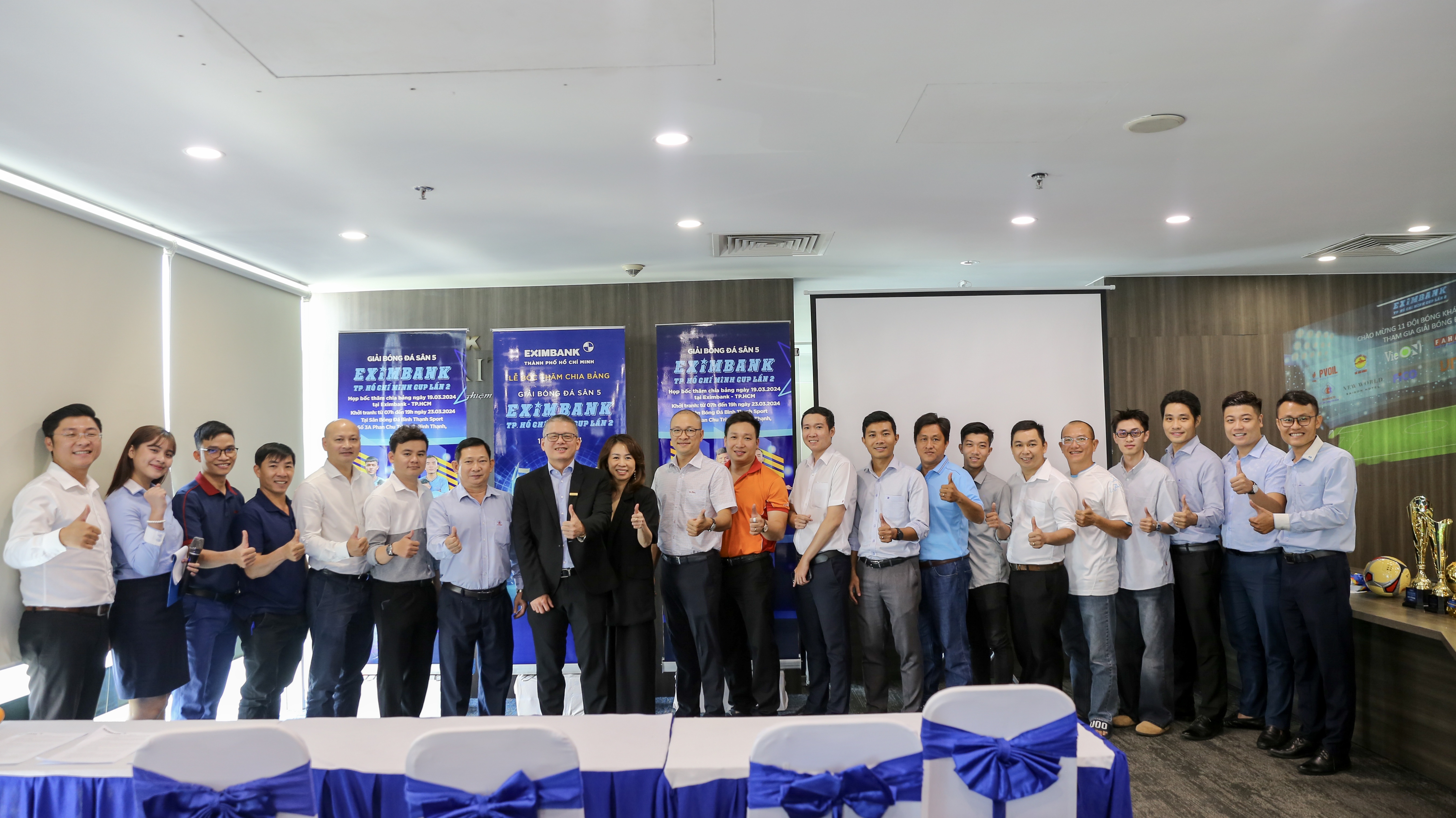 Đại diện BTC tại lễ ra mắt và bốc thăm Đại diện BTC tại lễ ra mắt và bốc thăm