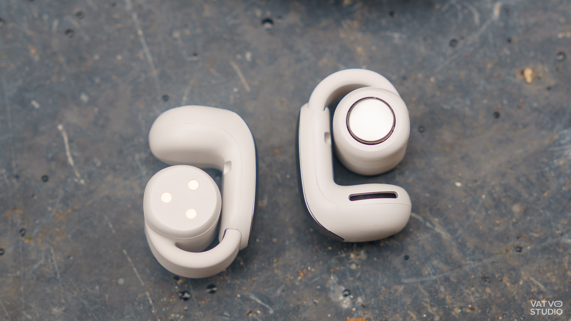 Bose Ultra Open Earbuds: Tai nghe có thiết kế độc lạ, giá gần 8 triệu đồng