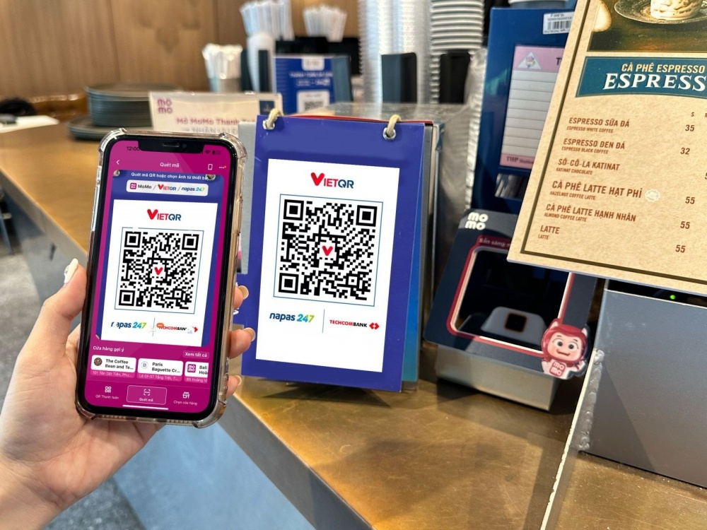 Giới trẻ đẩy mạnh xu hướng thanh toán không dùng tiền mặt