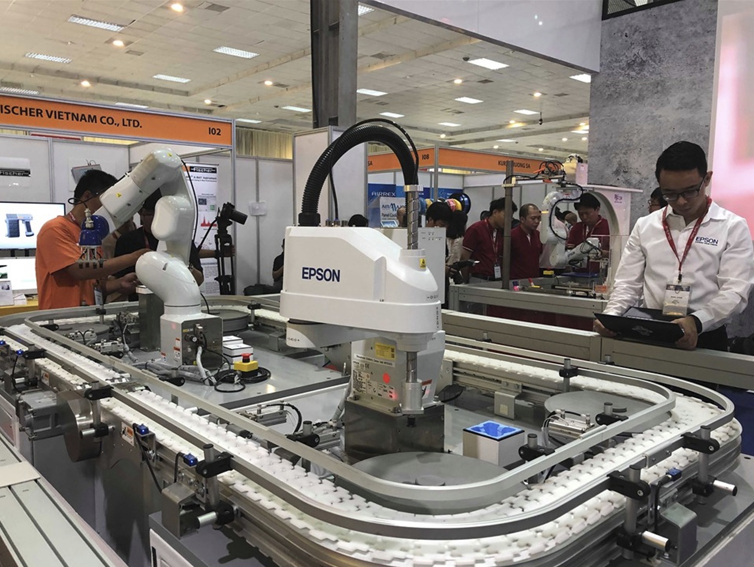 Chủ động tham gia chuỗi cung ứng và chuỗi sản xuất thông minh toàn cầu Chủ động tham gia chuỗi cung ứng và chuỗi sản xuất thông minh toàn cầu