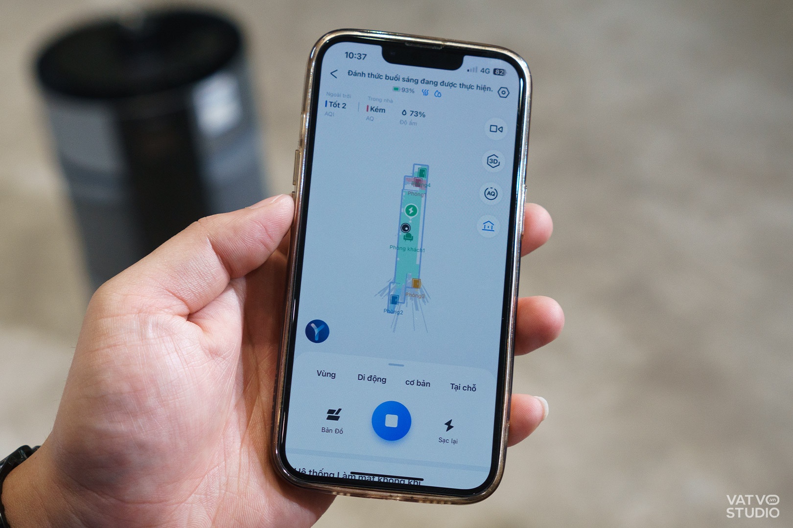 Robot lọc không khí của ECOVACS có thể di chuyển giữa các phòng, tích hợp loa để nghe nhạc