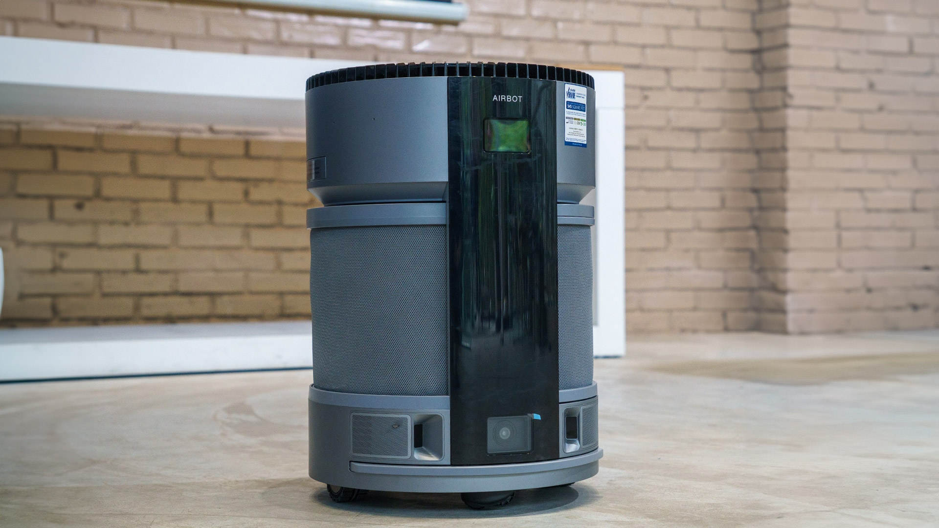 Robot lọc không khí của ECOVACS có thể di chuyển giữa các phòng, tích hợp loa để nghe nhạc