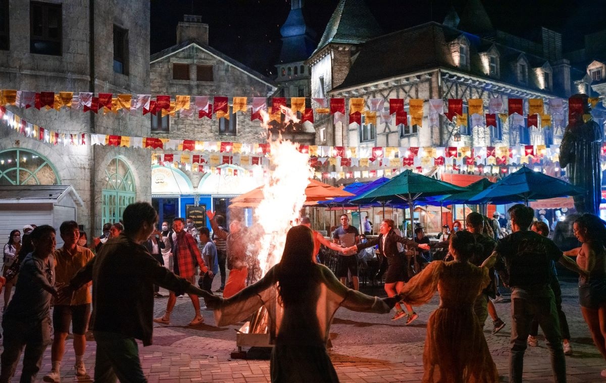 Bà Nà giờ không chỉ là điểm đến được yêu thích của du khách trong nước mà còn trở thành điểm đến đẳng cấp quốc tế.