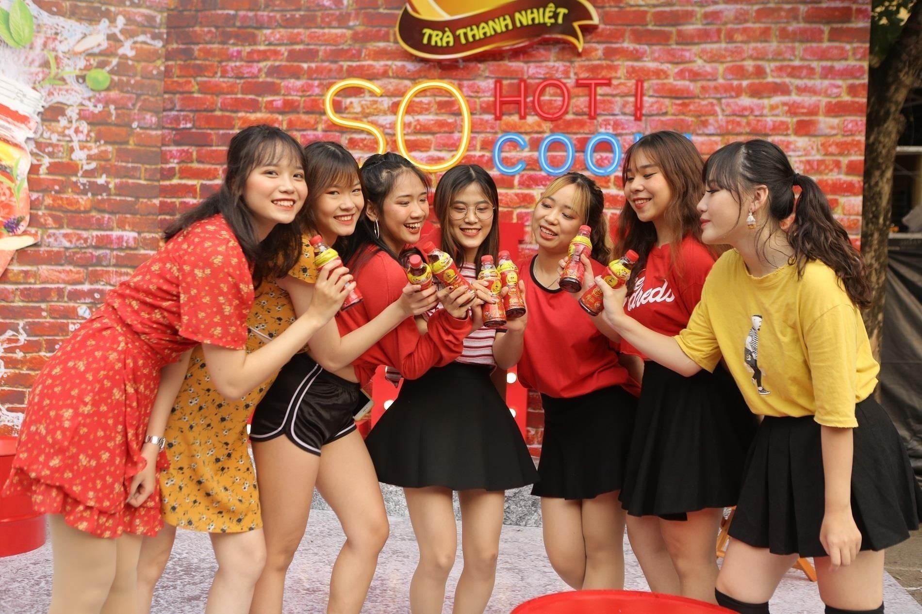 Thanh lọc cơ thể để tươi mát mỗi ngày bằng thức uống từ thảo mộc tự nhiên đang là lựa chọn cực chất của gen Z trong xu hướng healthy lifestyle hiện nay. Thanh lọc cơ thể để tươi mát mỗi ngày bằng thức uống từ thảo mộc tự nhiên đang là lựa chọn cực chất của gen Z trong xu hướng healthy lifestyle hiện nay.