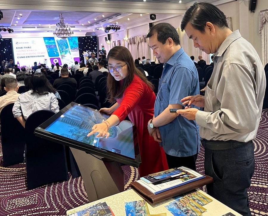 Ngành du lịch tất yếu phải cập nhật xu hướng thế giới để chuyển đổi Ngành du lịch tất yếu phải cập nhật xu hướng thế giới để chuyển đổi