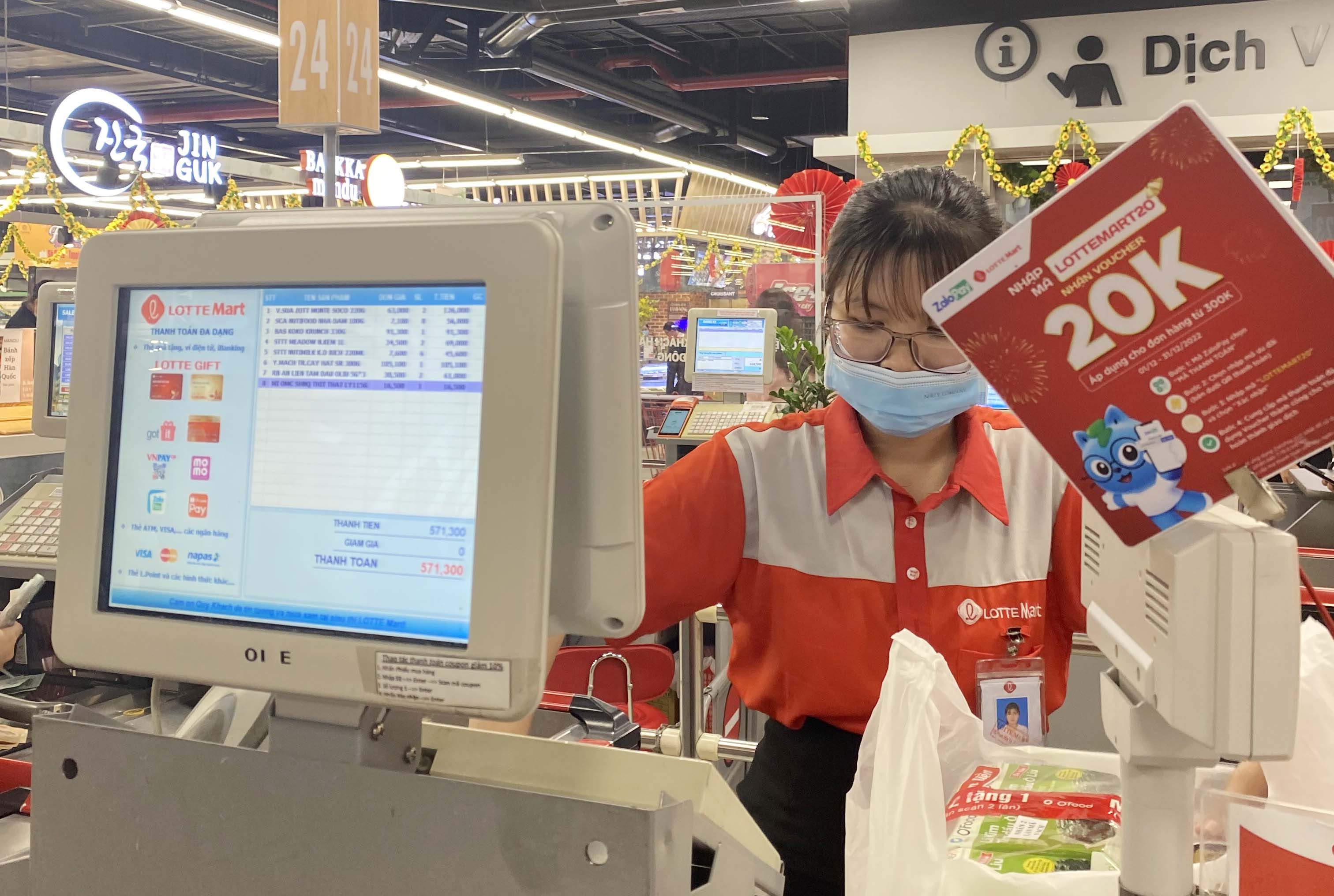 Nếu tiếp cận theo phía cầu, tiêu dùng chuyển biến tích cực từ các thị trường thúc đẩy tăng trưởng tín dụng - Ảnh: Đ.Hải