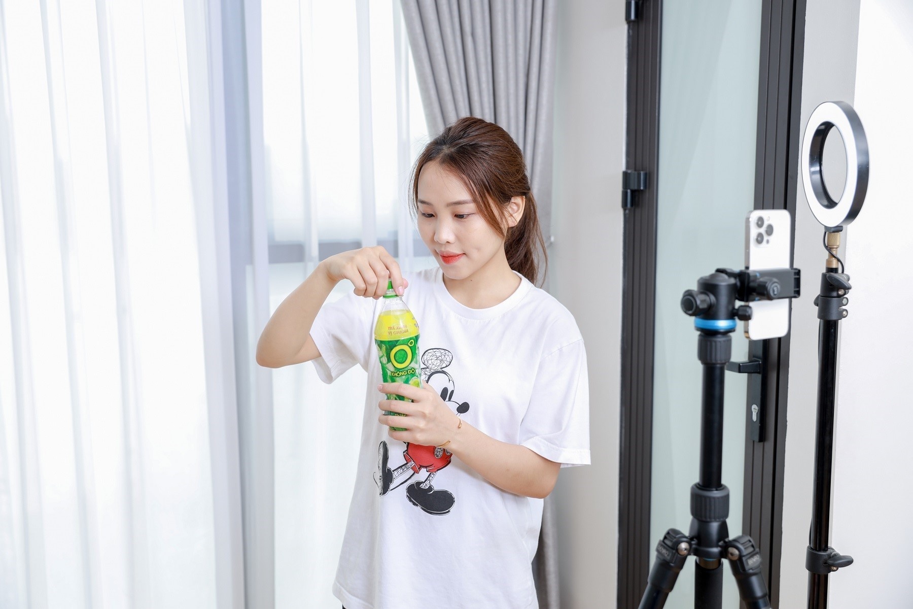 Với EGCG và vitamin C có trong sản phẩm, Trà Xanh Không Độ giúp xua tan căng thẳng mệt mỏi, giải nhiệt cuộc sống hiệu quả mỗi ngày.