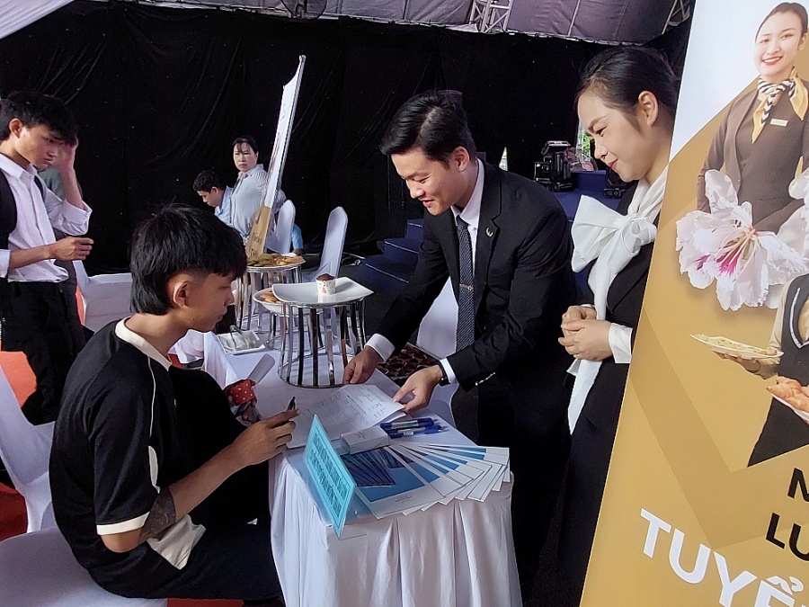 Hơn 1000 cơ hội việc làm ngành du lịch