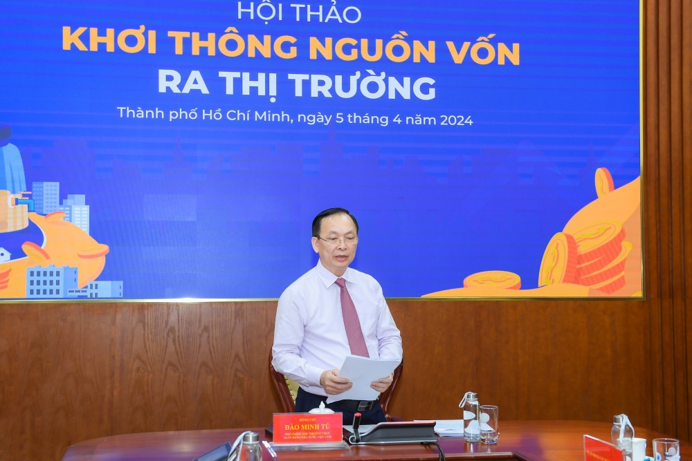 Nỗ lực khơi thông tín dụng ra thị trường Nỗ lực khơi thông tín dụng ra thị trường