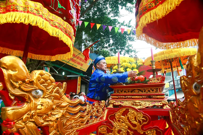 Tiên chỉ là người có chức vị cao nhất về mặt tế lễ, hương ẩm trong dân làng