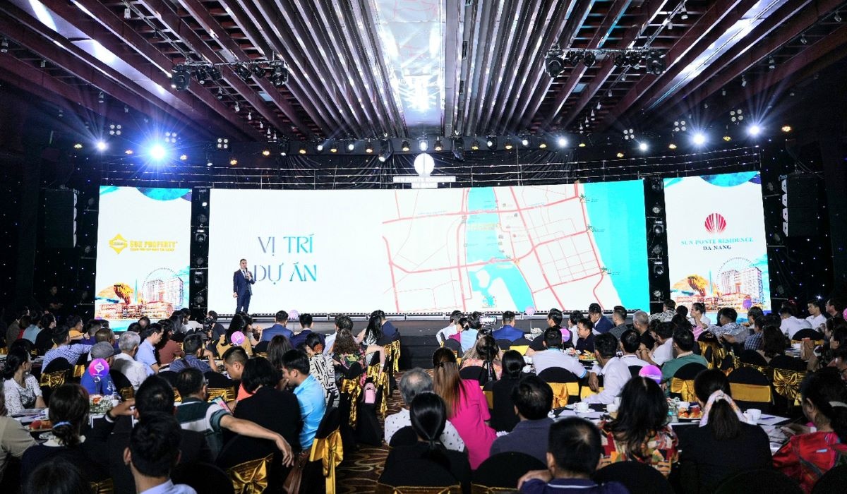 Đại diện Sun Property giới thiệu về dự án. Đại diện Sun Property giới thiệu về dự án.