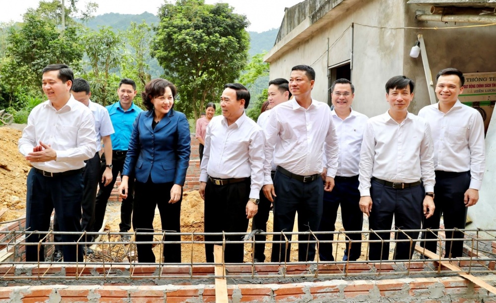 Agribank cùng ngành Ngân hàng tích cực hưởng ứng “xóa nhà tạm, nhà dột nát”