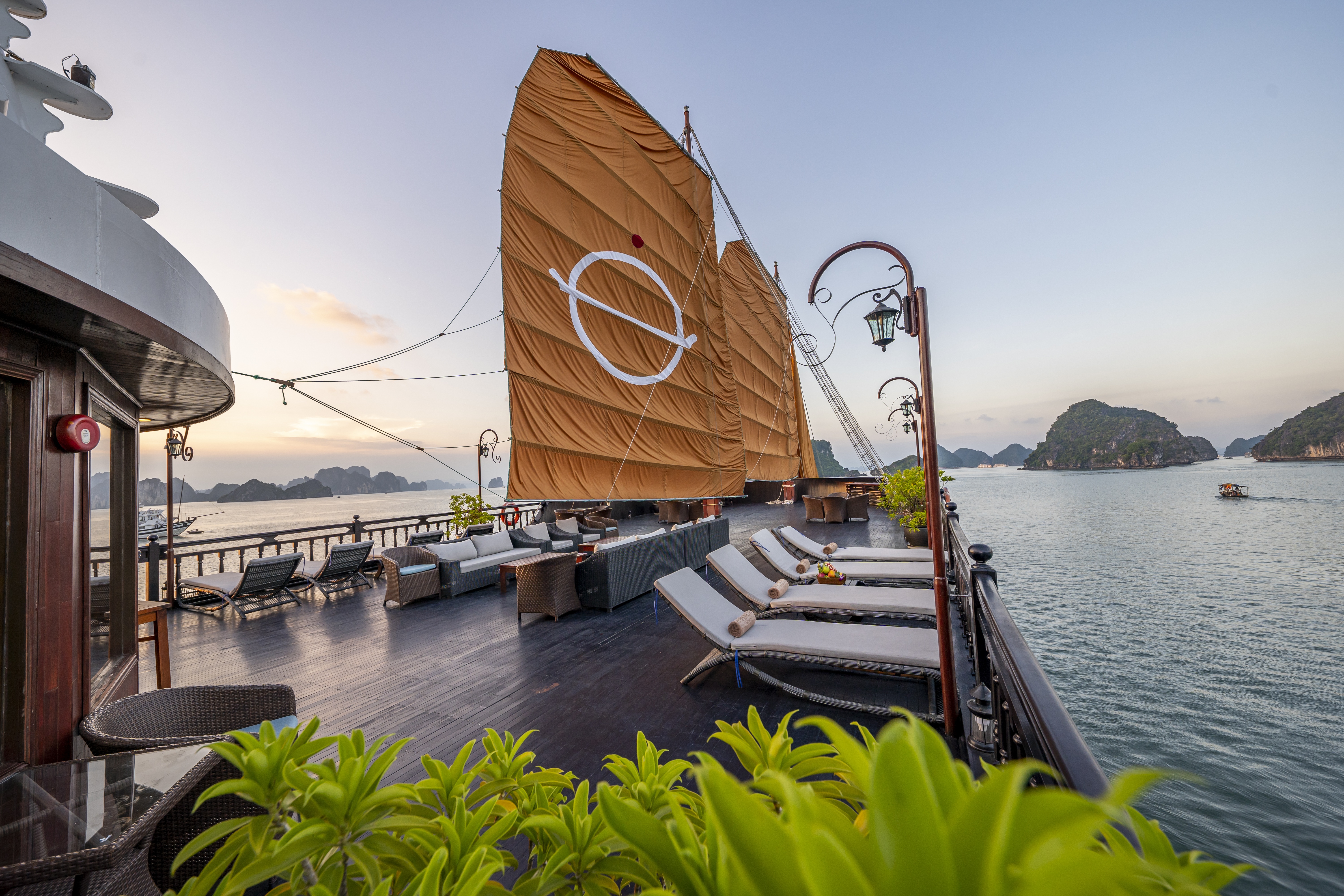 Dịp nghỉ lễ 30/4-1/5: Lựa chọn du lịch gần do giá vé máy bay cao