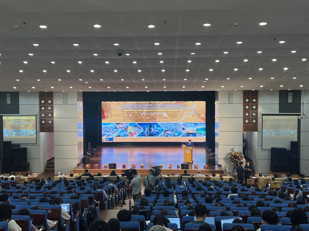 Thúc đẩy tổng cầu tạo điểm tựa để tăng trưởng kinh tế