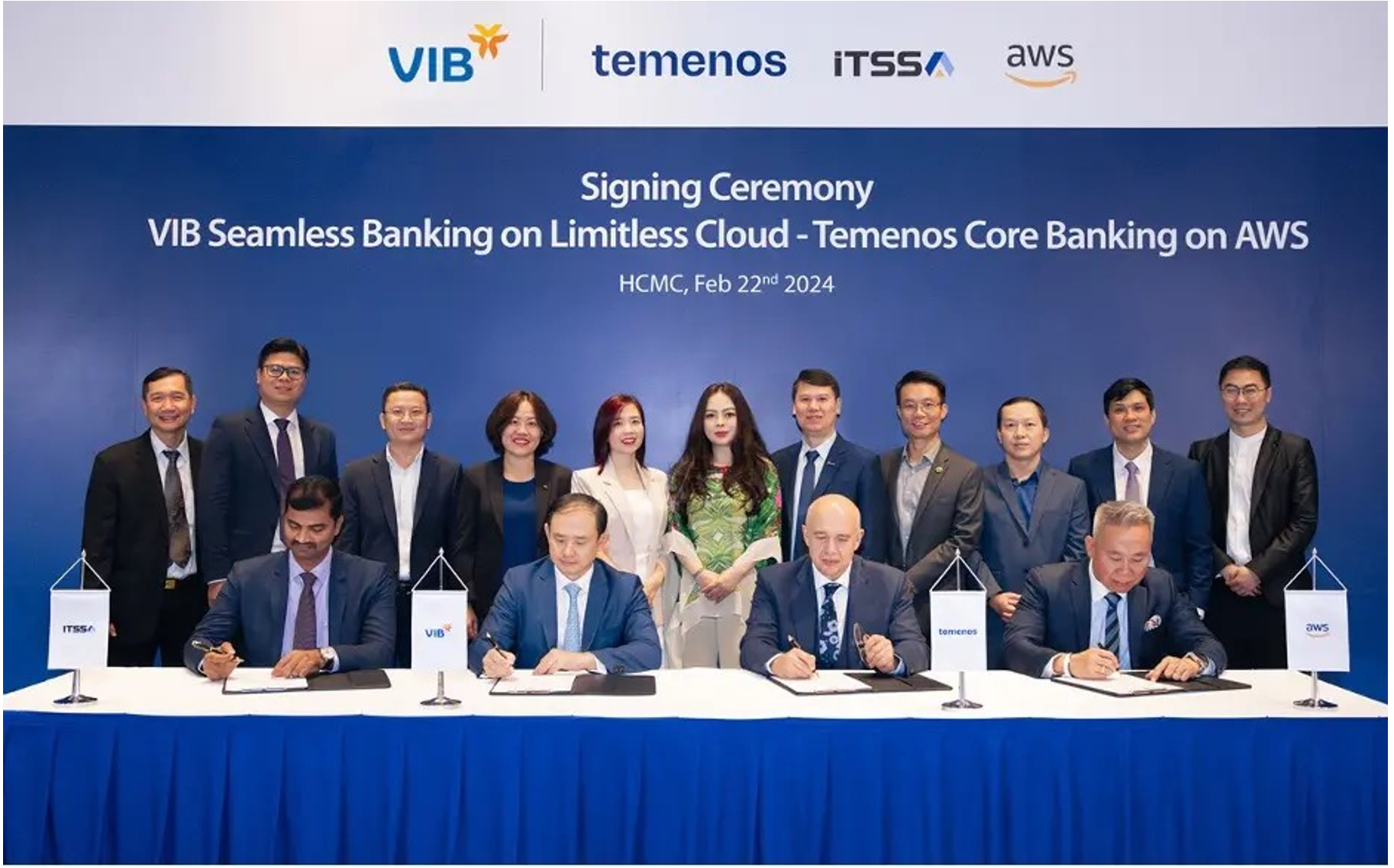 Lễ ký kết giữa đại diện VIB, Temenos và các đối tác triển khai ngân hàng lõi trên AWS