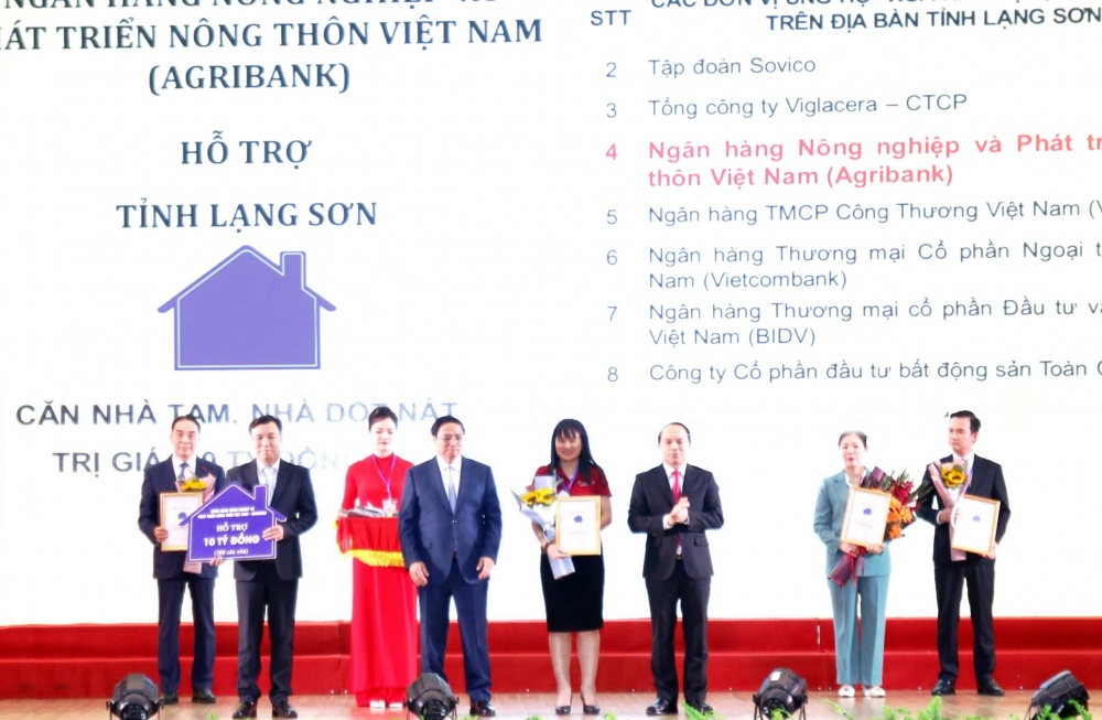 Agribank tài trợ 10 tỷ đồng xây dựng 200 căn nhà cho hộ nghèo tỉnh Lạng Sơn Agribank tài trợ 10 tỷ đồng xây dựng 200 căn nhà cho hộ nghèo tỉnh Lạng Sơn
