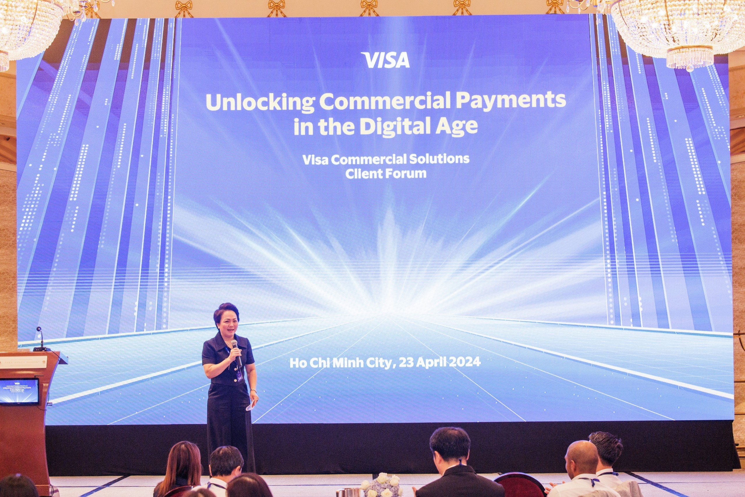 Bà Đặng Tuyết Dung, Giám đốc Visa Việt Nam và Lào