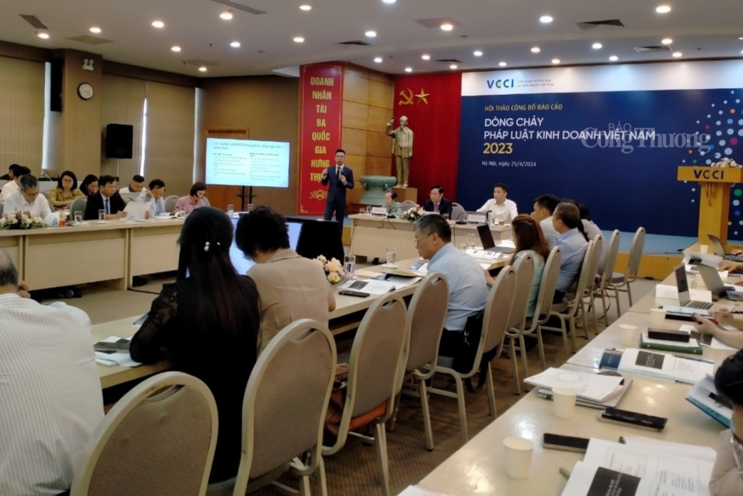 Năm 2023, VCCI tập hợp và gửi gần 100 vướng mắc, bất cập từ quy định và thực thi do doanh nghiệp phản ánh tới các cơ quan hữu quan Năm 2023, VCCI tập hợp và gửi gần 100 vướng mắc, bất cập từ quy định và thực thi do doanh nghiệp phản ánh tới các cơ quan hữu quan