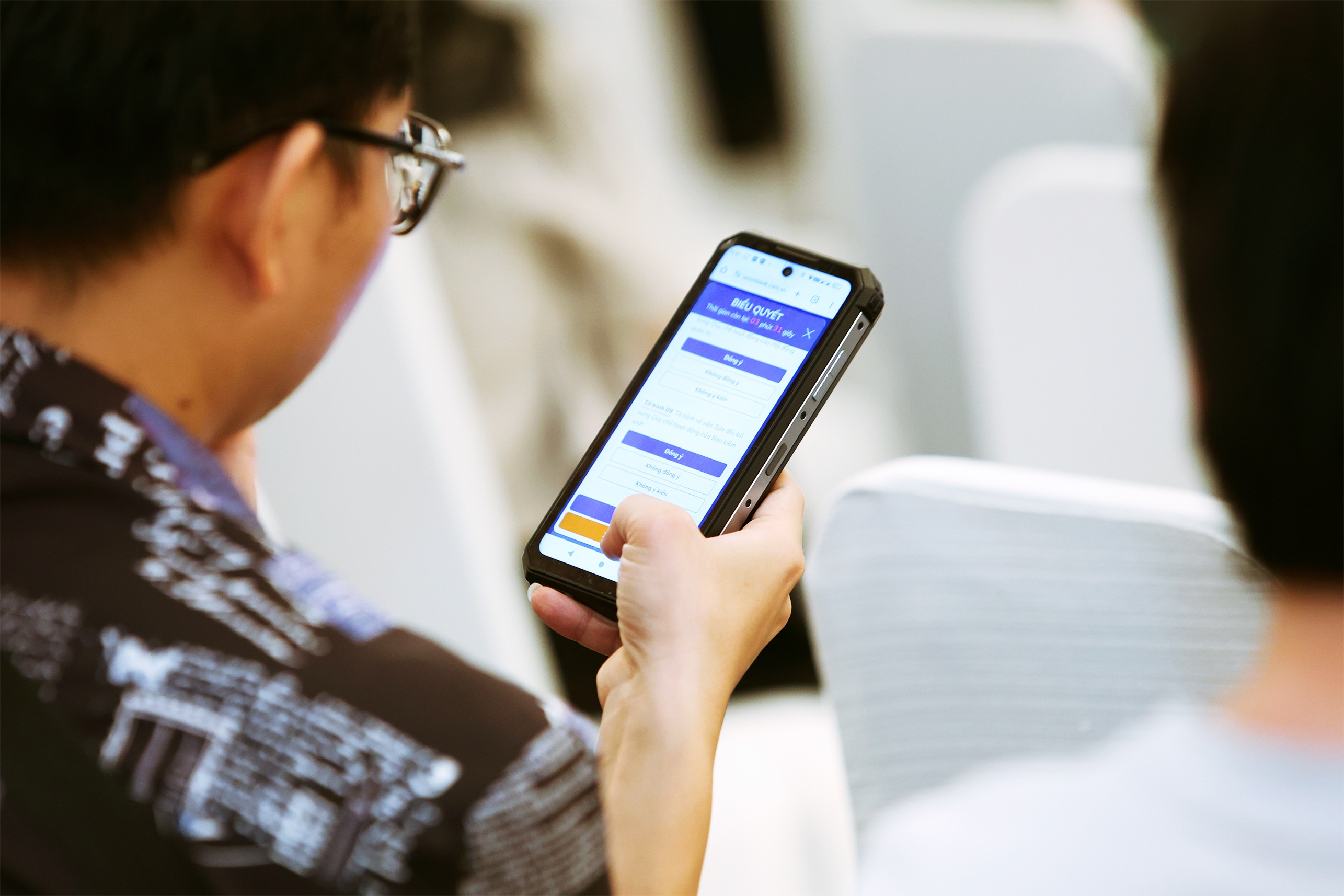 Cổ đông Sacombank biểu quyết. Cổ đông Sacombank biểu quyết.