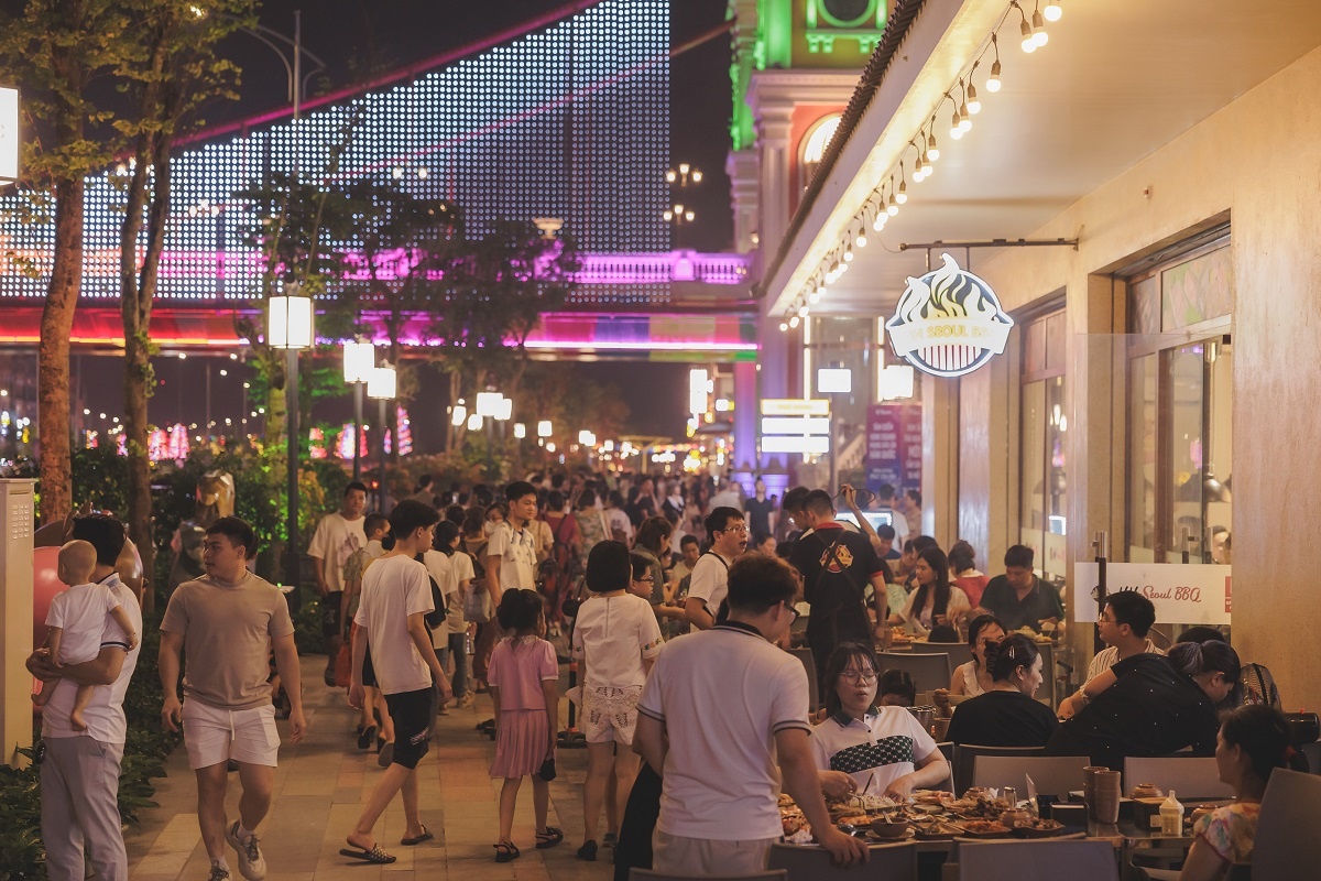 Hàng quán tại Grand World đã có một “mùa vàng” bội thu dịp nghỉ lễ 30/4 - 1/5