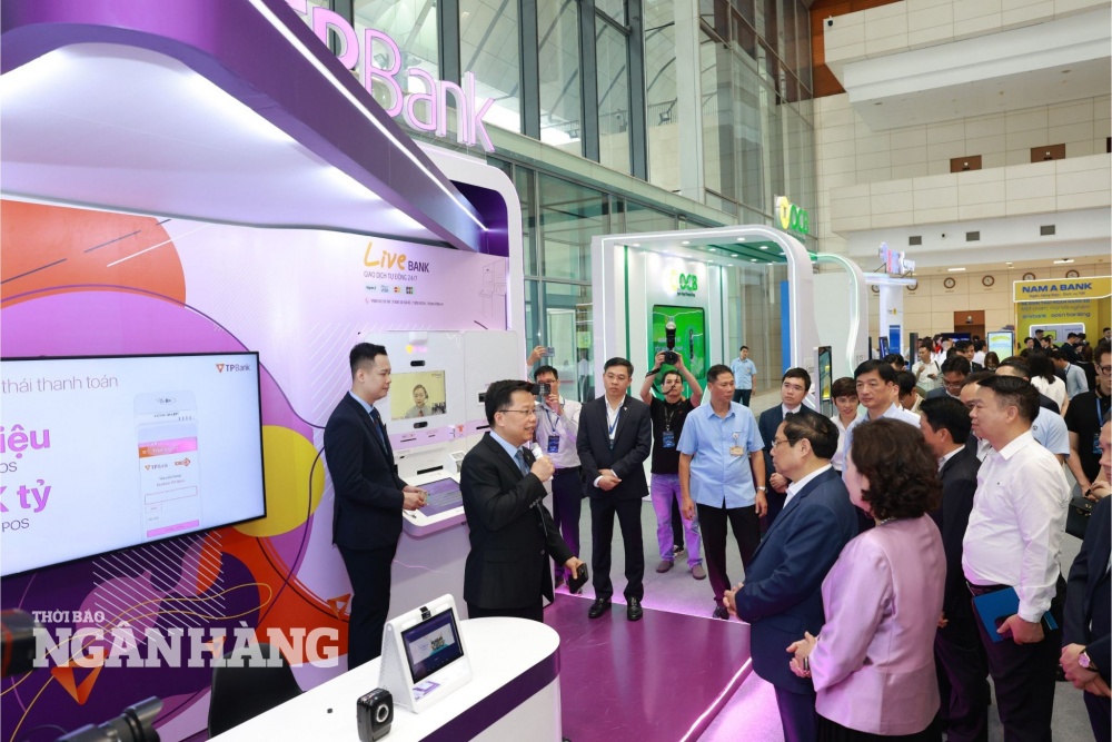 Ứng dụng AI để bảo vệ khách hàng và hệ thống của ngân hàng Ứng dụng AI để bảo vệ khách hàng và hệ thống của ngân hàng