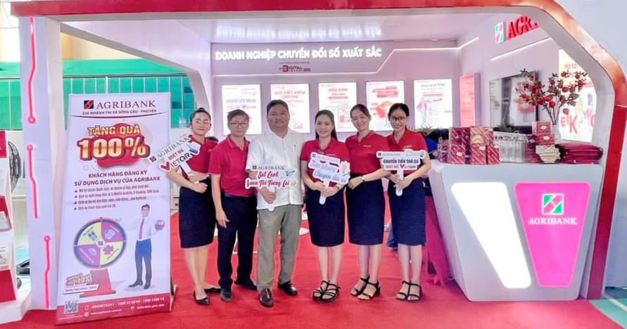 ngành Ngân hàng trên địa bàn Phú Yên đã tập trung đẩy mạnh thực hiện có hiệu quả công tác chuyển đổi số trong hoạt động ngân hàng.