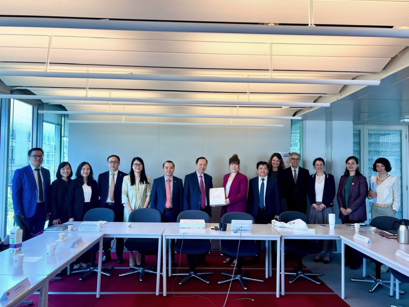 Phó Thống đốc Thường trực NHNN Đào Minh Tú làm việc với Cơ quan Phát triển Pháp Phó Thống đốc Thường trực NHNN Đào Minh Tú làm việc với Cơ quan Phát triển Pháp