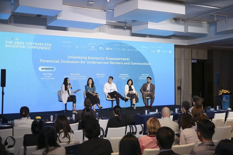 Chuyển đổi số mở ra nhiều cơ hội tiếp cận tài chính cho mọi người Chuyển đổi số mở ra nhiều cơ hội tiếp cận tài chính cho mọi người