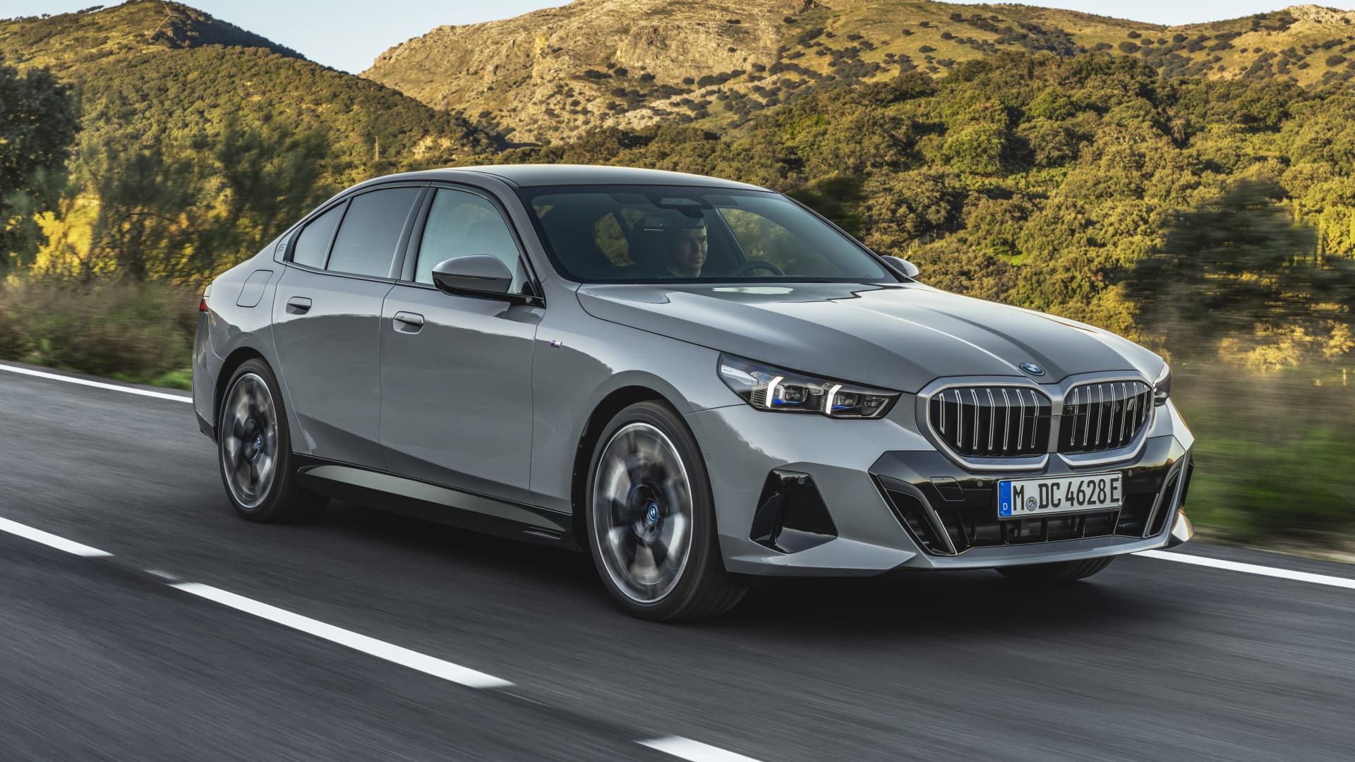 Trong khi xe điện ồ ạt về thì đây là loạt xe xăng mới dễ ra mắt khách Việt tới đây: Nhiều phân khúc, từ giá rẻ đến hạng sang- Ảnh 21. Trong khi xe điện ồ ạt về thì đây là loạt xe xăng mới dễ ra mắt khách Việt tới đây: Nhiều phân khúc, từ giá rẻ đến hạng sang- Ảnh 21.