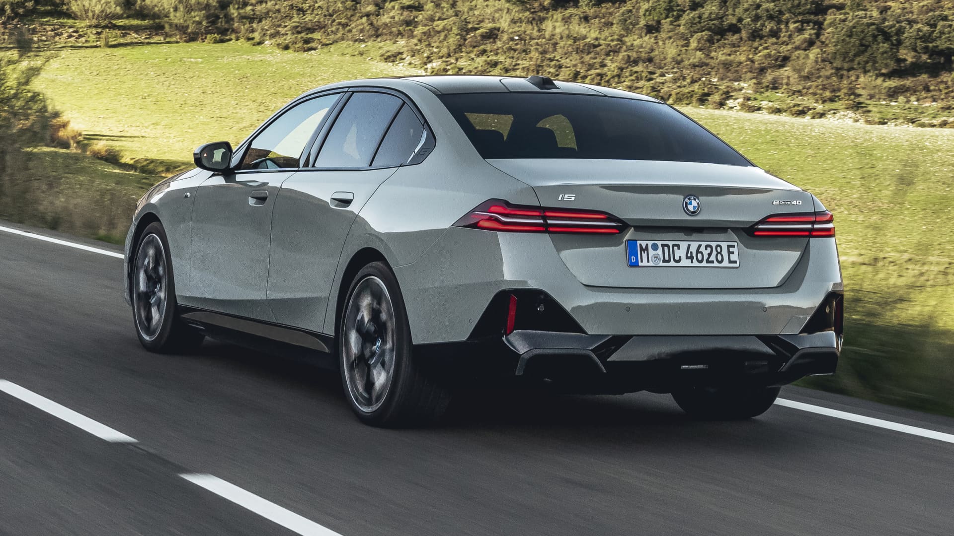 Trong khi xe điện ồ ạt về thì đây là loạt xe xăng mới dễ ra mắt khách Việt tới đây: Nhiều phân khúc, từ giá rẻ đến hạng sang- Ảnh 22. Trong khi xe điện ồ ạt về thì đây là loạt xe xăng mới dễ ra mắt khách Việt tới đây: Nhiều phân khúc, từ giá rẻ đến hạng sang- Ảnh 22.