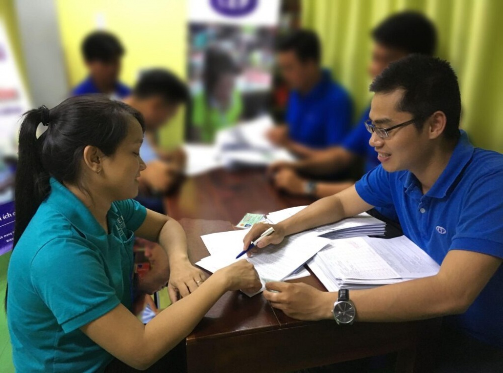 Hoàn thiện hành lang pháp lý cho hoạt động tài chính vi mô Hoàn thiện hành lang pháp lý cho hoạt động tài chính vi mô