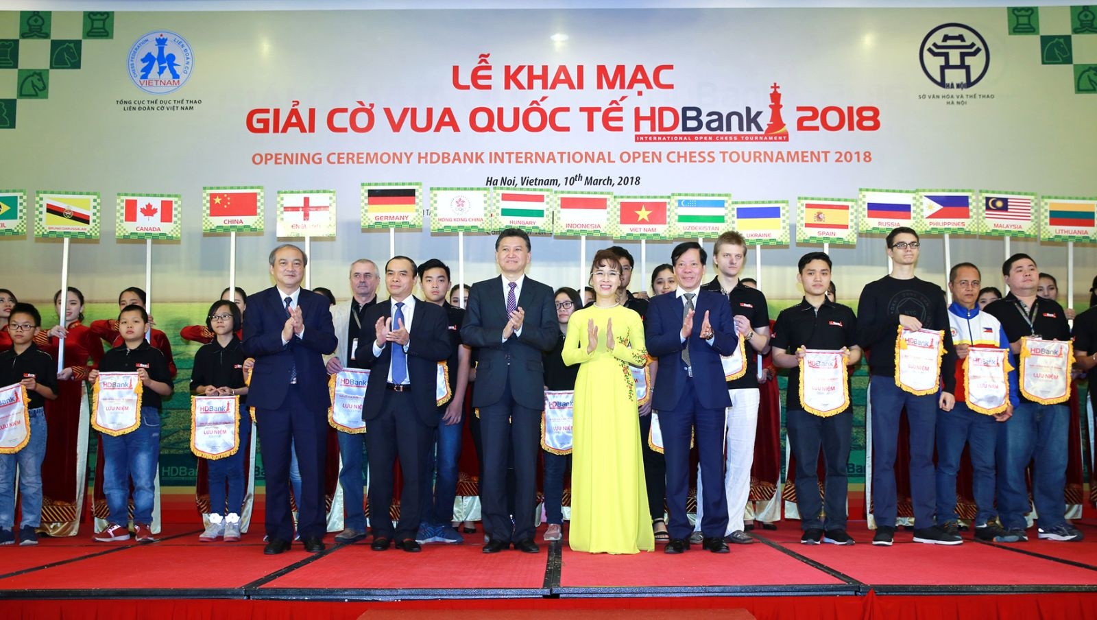 chú thích ảnh: Chiến lược thực thi ESG tại HDBank mở rộng hoạt động đầu tư, đồng hành trong các lĩnh vực Văn hóa - Thể thao, Giáo dục, Y tế, Cơ sở hạ tầng nhà ở - Giao thông... Qua đó góp phần cùng trí tuệ, tài năng của Việt Nam vươn tầm thế giới như với cờ vua, bóng đá futsal...)