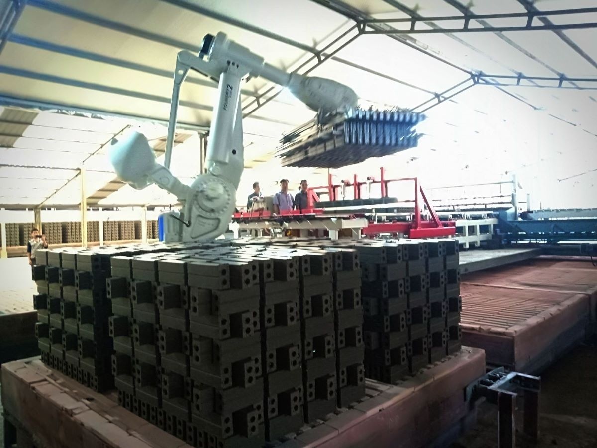 Chuyển đổi xanh bao gồm việc chuyển đổi năng lượng, loại bỏ sử dụng than, nhiên liệu hóa thạch và phát triển năng lượng tái tạo. Chuyển đổi xanh bao gồm việc chuyển đổi năng lượng, loại bỏ sử dụng than, nhiên liệu hóa thạch và phát triển năng lượng tái tạo.