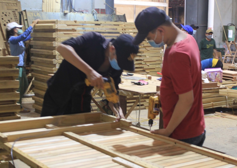 các doanh nghiệp ngành gỗ ở trong nước phải cấp thiết thích ứng để tồn tại. các doanh nghiệp ngành gỗ ở trong nước phải cấp thiết thích ứng để tồn tại.