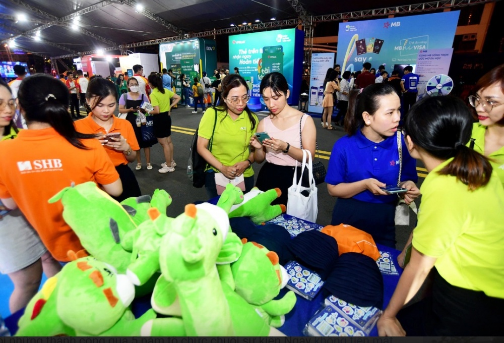 NHNN phối hợp tổ chức chuỗi sự kiện Ngày không tiền mặt 2024 NHNN phối hợp tổ chức chuỗi sự kiện Ngày không tiền mặt 2024