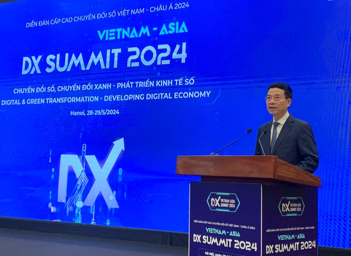 Ông Nguyễn Mạnh Hùng-Bộ trưởng Bộ Thông tin và Truyền thông phát biểu tại diễn đàn.