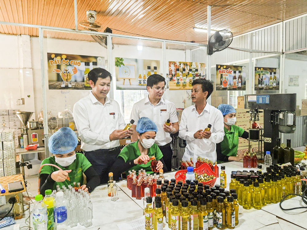 Agribank Quảng Trị ưu tiên nguồn lực phát triển nông nghiệp sinh thái, nông thôn hiện đại, nông dân văn minh