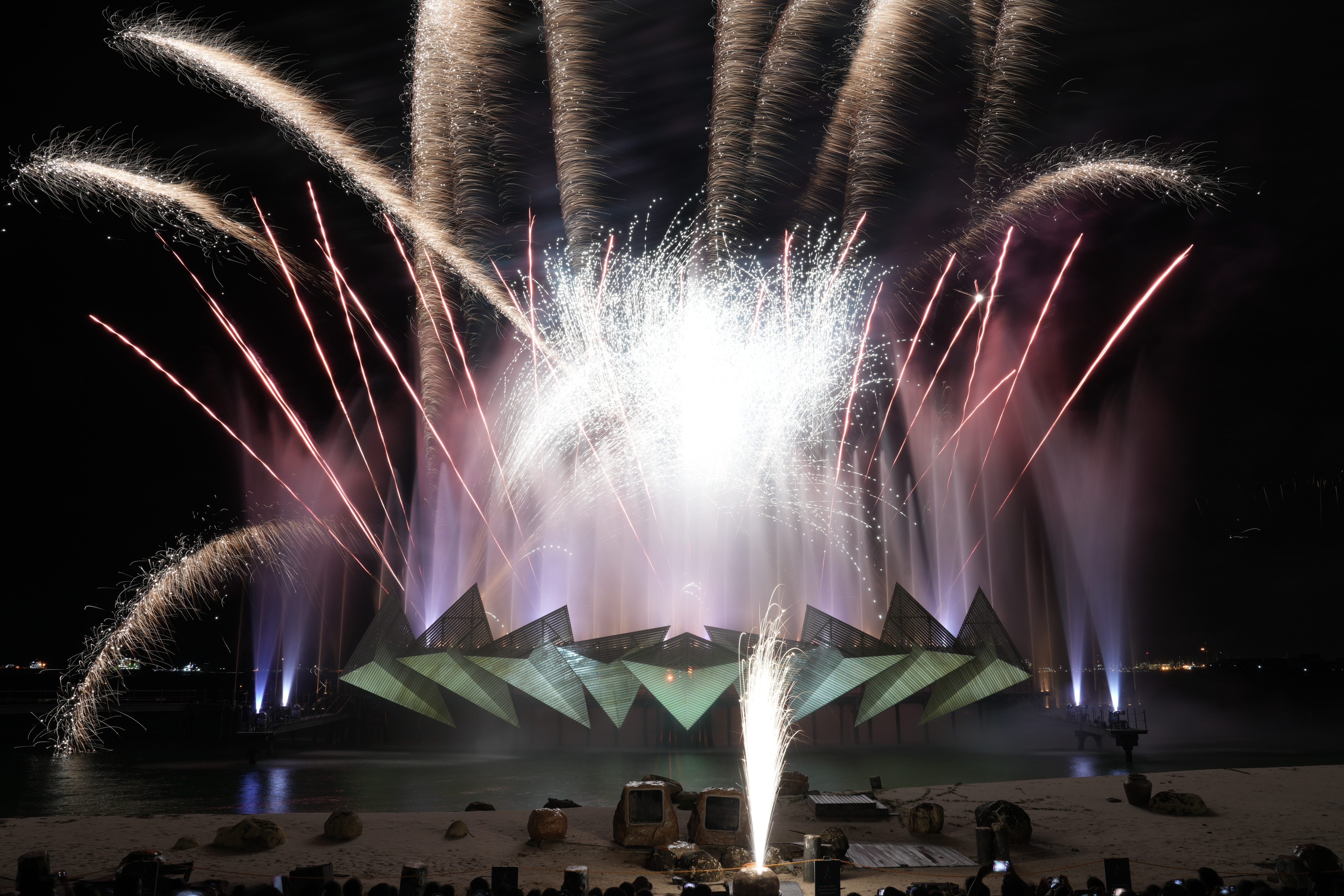 chương trình biểu diễn ánh sáng và nhạc nước