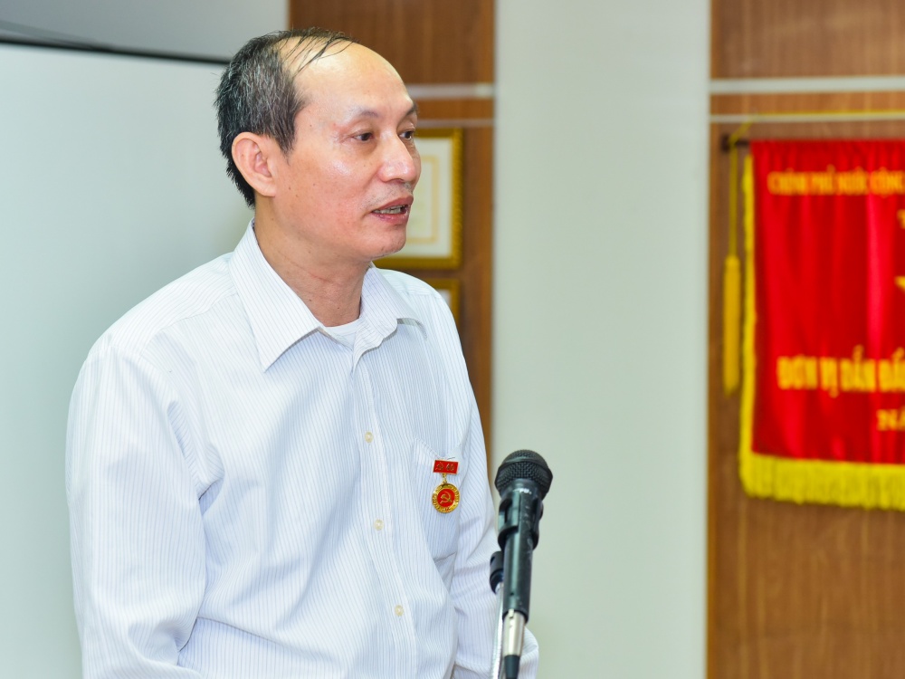 Trao tặng Huy hiệu 40 năm tuổi Đảng cho đảng viên Vụ Tài chính kế toán