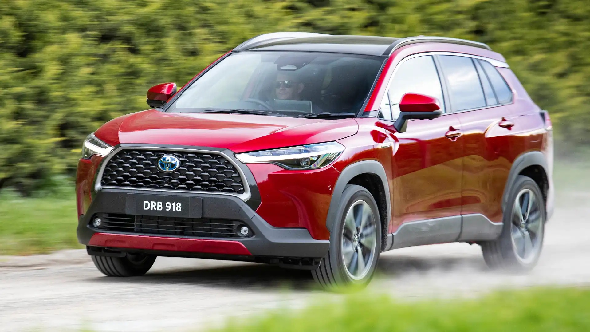 Toyota Corolla Cross sắp bỏ hẳn bản xăng, chỉ bán hybrid vì tin rằng người dùng khó chuyển sang xe điện 'trong nháy mắt'- Ảnh 2. Toyota Corolla Cross sắp bỏ hẳn bản xăng, chỉ bán hybrid vì tin rằng người dùng khó chuyển sang xe điện 'trong nháy mắt'- Ảnh 2.