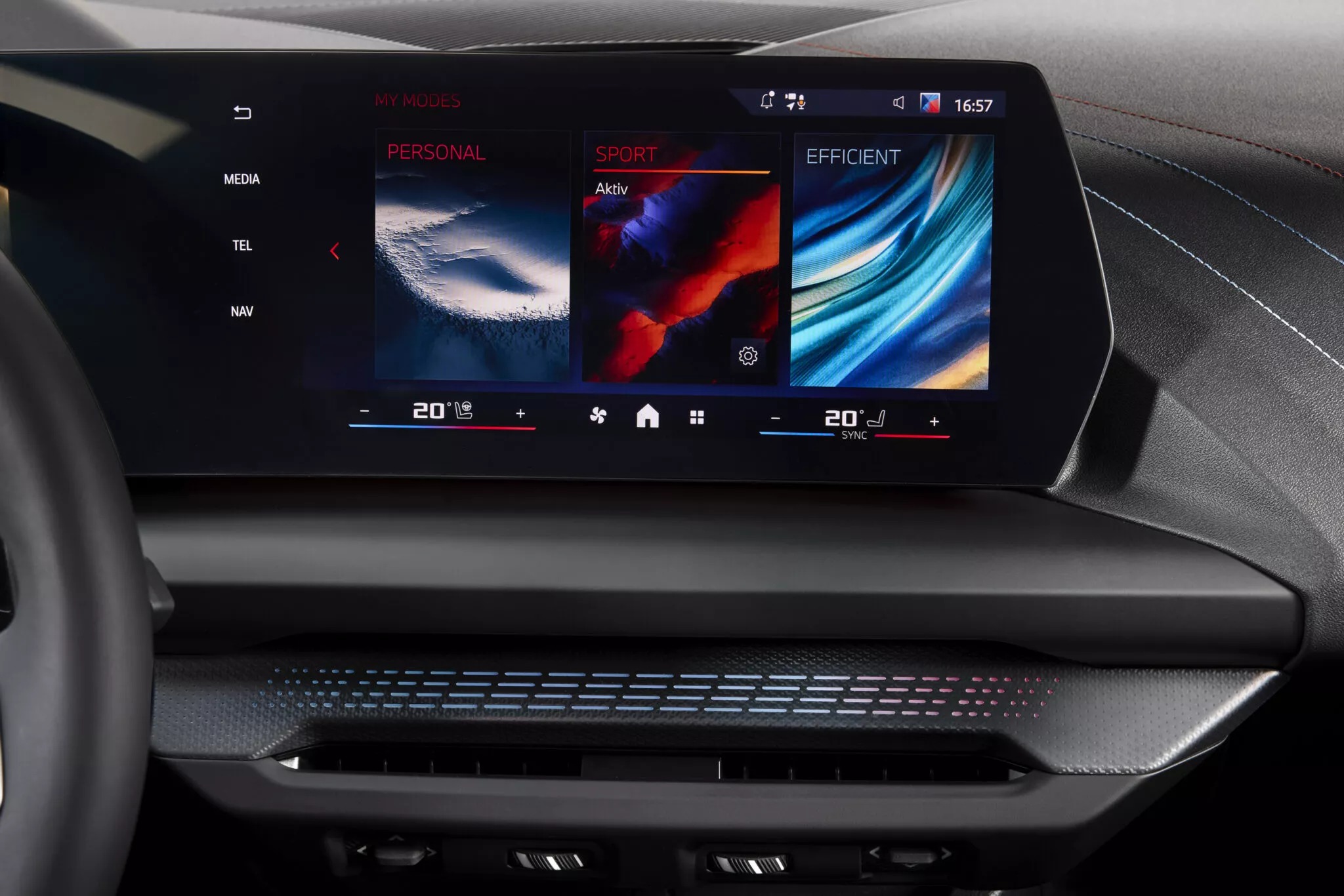 BMW 1-Series 2025 ra mắt: Thay đổi nhẹ nhàng, nội thất xịn không kém nhóm trên, giá dự kiến hút khách ở cả phân khúc xe sang lẫn phổ thông- Ảnh 20. BMW 1-Series 2025 ra mắt: Thay đổi nhẹ nhàng, nội thất xịn không kém nhóm trên, giá dự kiến hút khách ở cả phân khúc xe sang lẫn phổ thông- Ảnh 20.