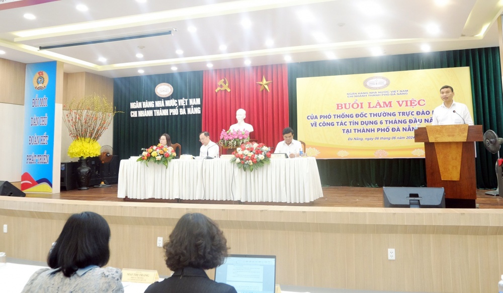 Phó Thống đốc Đào Minh Tú làm việc với ngành Ngân hàng Đà Nẵng về công tác tín dụng