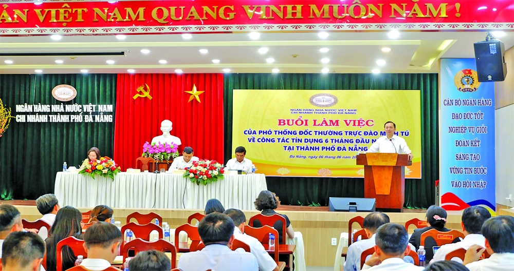 Phó Thống đốc Thường trực Đào Minh Tú phát biểu tại buổi làm việc