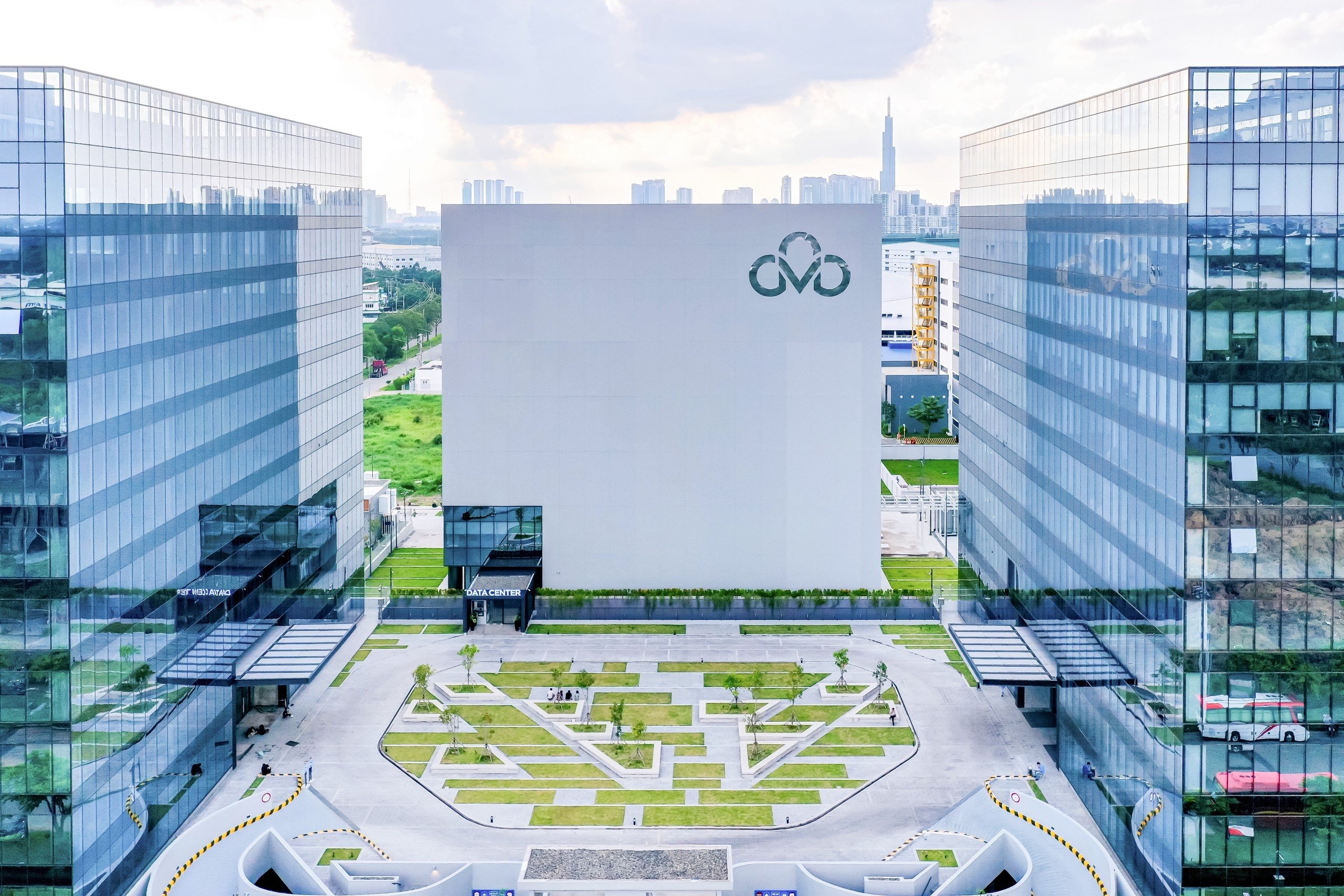 CMC Data Center Tân Thuận là trung tâm dữ liệu đầu tiên của Việt Nam đạt tiêu chuẩn An toàn Hệ thống Thông tin Cấp độ 4 CMC Data Center Tân Thuận là trung tâm dữ liệu đầu tiên của Việt Nam đạt tiêu chuẩn An toàn Hệ thống Thông tin Cấp độ 4