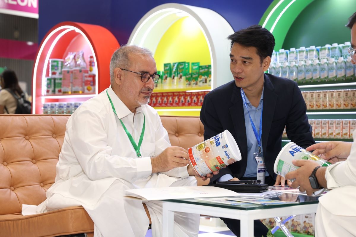  Các khách hàng lớn đến từ khu vực Trung Đông, thị trường truyền thống thế mạnh của Vinamilk về sản phẩm sữa bột trẻ em, bột dinh dưỡng