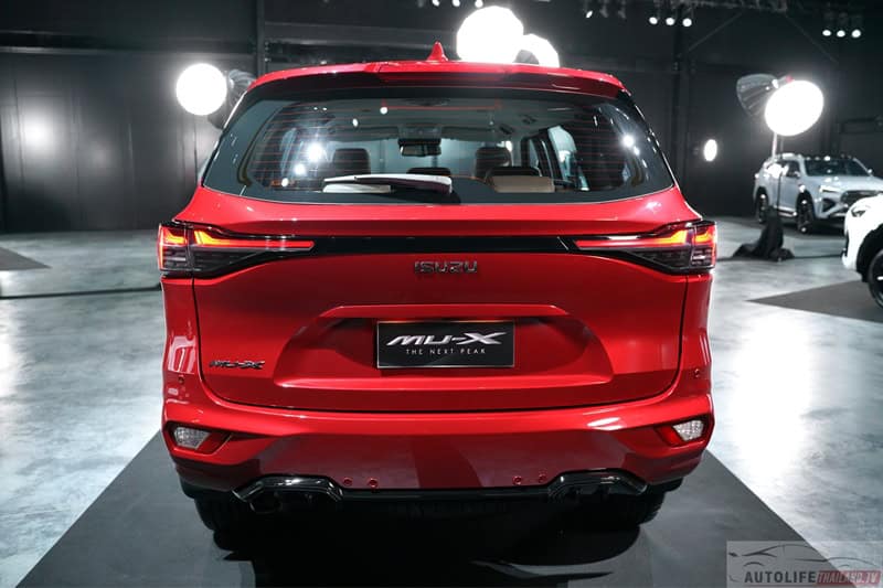 Isuzu mu-X 2025 ra mắt: Thêm bản thể thao, bổ sung công nghệ ADAS, nhưng về Việt Nam khó thoát kiếp xe ế- Ảnh 6. Isuzu mu-X 2025 ra mắt: Thêm bản thể thao, bổ sung công nghệ ADAS, nhưng về Việt Nam khó thoát kiếp xe ế- Ảnh 6.