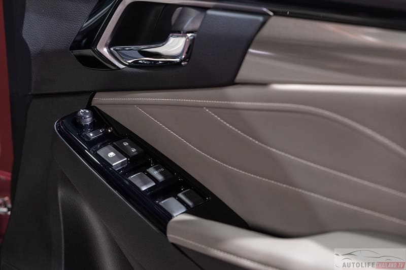 Isuzu mu-X 2025 ra mắt: Thêm bản thể thao, bổ sung công nghệ ADAS, nhưng về Việt Nam khó thoát kiếp xe ế- Ảnh 9. Isuzu mu-X 2025 ra mắt: Thêm bản thể thao, bổ sung công nghệ ADAS, nhưng về Việt Nam khó thoát kiếp xe ế- Ảnh 9.