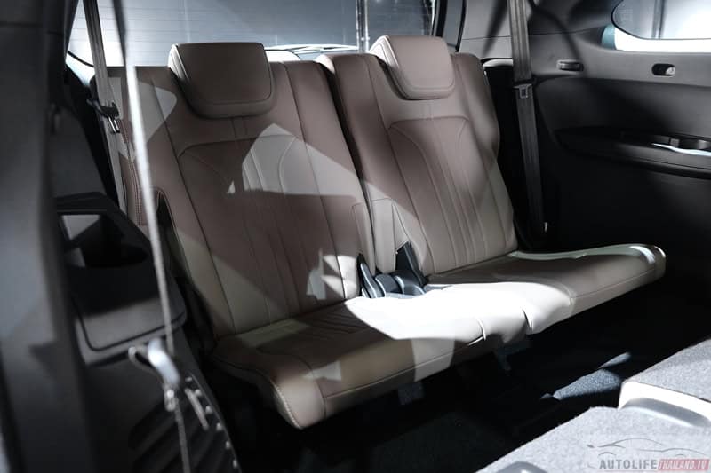 Isuzu mu-X 2025 ra mắt: Thêm bản thể thao, bổ sung công nghệ ADAS, nhưng về Việt Nam khó thoát kiếp xe ế- Ảnh 13. Isuzu mu-X 2025 ra mắt: Thêm bản thể thao, bổ sung công nghệ ADAS, nhưng về Việt Nam khó thoát kiếp xe ế- Ảnh 13.