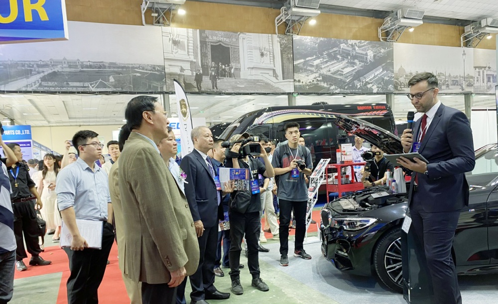 Phát triển chuỗi cung ứng toàn cầu ngành ô tô