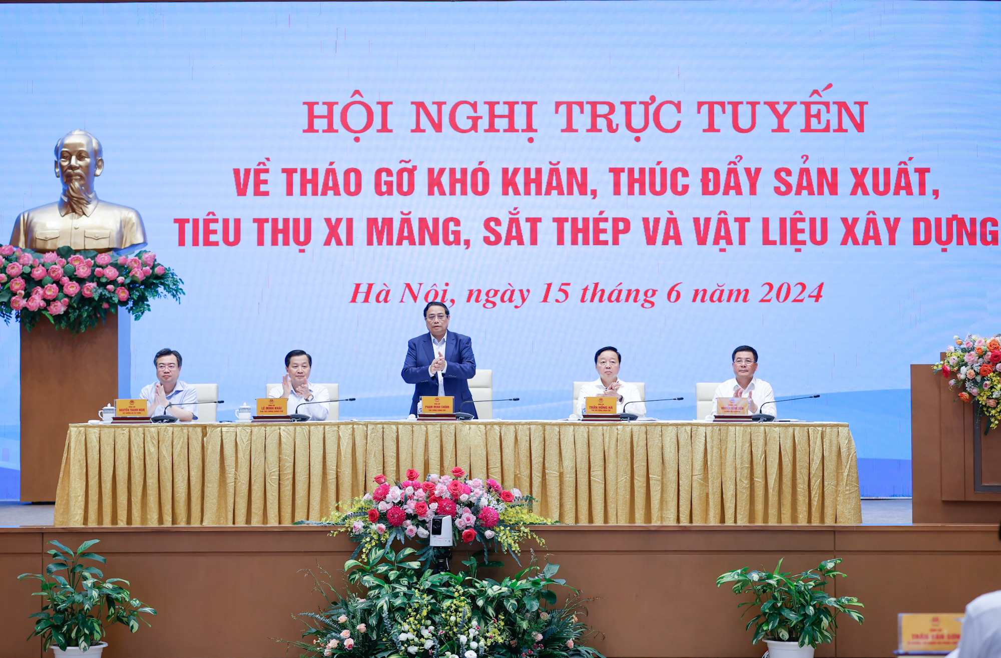 Thủ tướng: Giải pháp căn cơ, toàn diện, hiệu quả để tháo gỡ khó khăn, thúc đẩy sản xuất, kinh doanh vật liệu xây dựng- Ảnh 3. Thủ tướng: Giải pháp căn cơ, toàn diện, hiệu quả để tháo gỡ khó khăn, thúc đẩy sản xuất, kinh doanh vật liệu xây dựng- Ảnh 3.